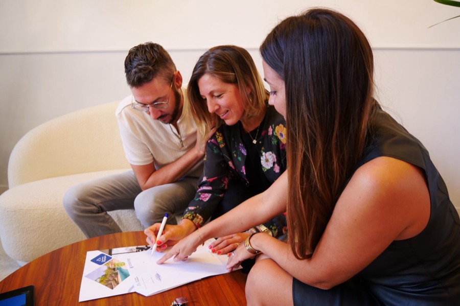 Firma de un expediente de financiación